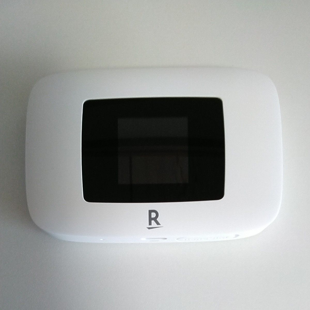 Rakuten WiFi Pocket Platinum | Wi-Fiルーター／周辺機器