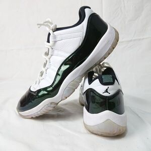 AIR JORDAN 11 RETRO LOW "EASTER" 528895-145 (ホワイト/エメラルドライズ/ブラック)