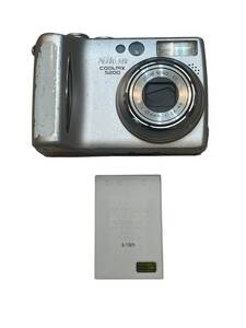 Nikon COOLPIX5200 コンデジ シルバー ニコン クールピクス コンパクト