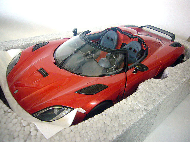 希少 1/18 ダイキャスト Autoart ケーニグセグ アゲーラ オートアート