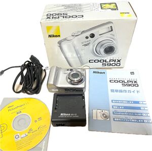 特価 Nikon COOLPIX 5900 デジタルカメラ シルバー 元箱・付属品付き