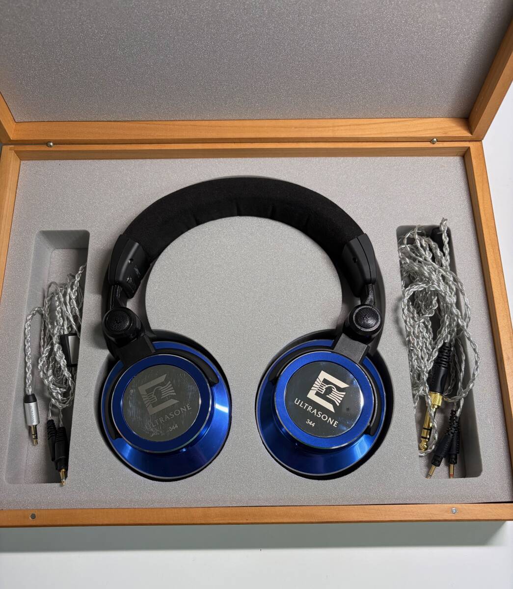 ULTRASONE Tribute7 Tri7-BLSバランスケーブル付き ULTRASONE Tribute7ヘッドホン Tri7-BLSバランスケーブルと純正3 0m