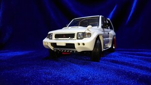 1/18 MITSUBISHI PAJERO EVOLUTION E-V55W 1997 Autoart 77133 オート