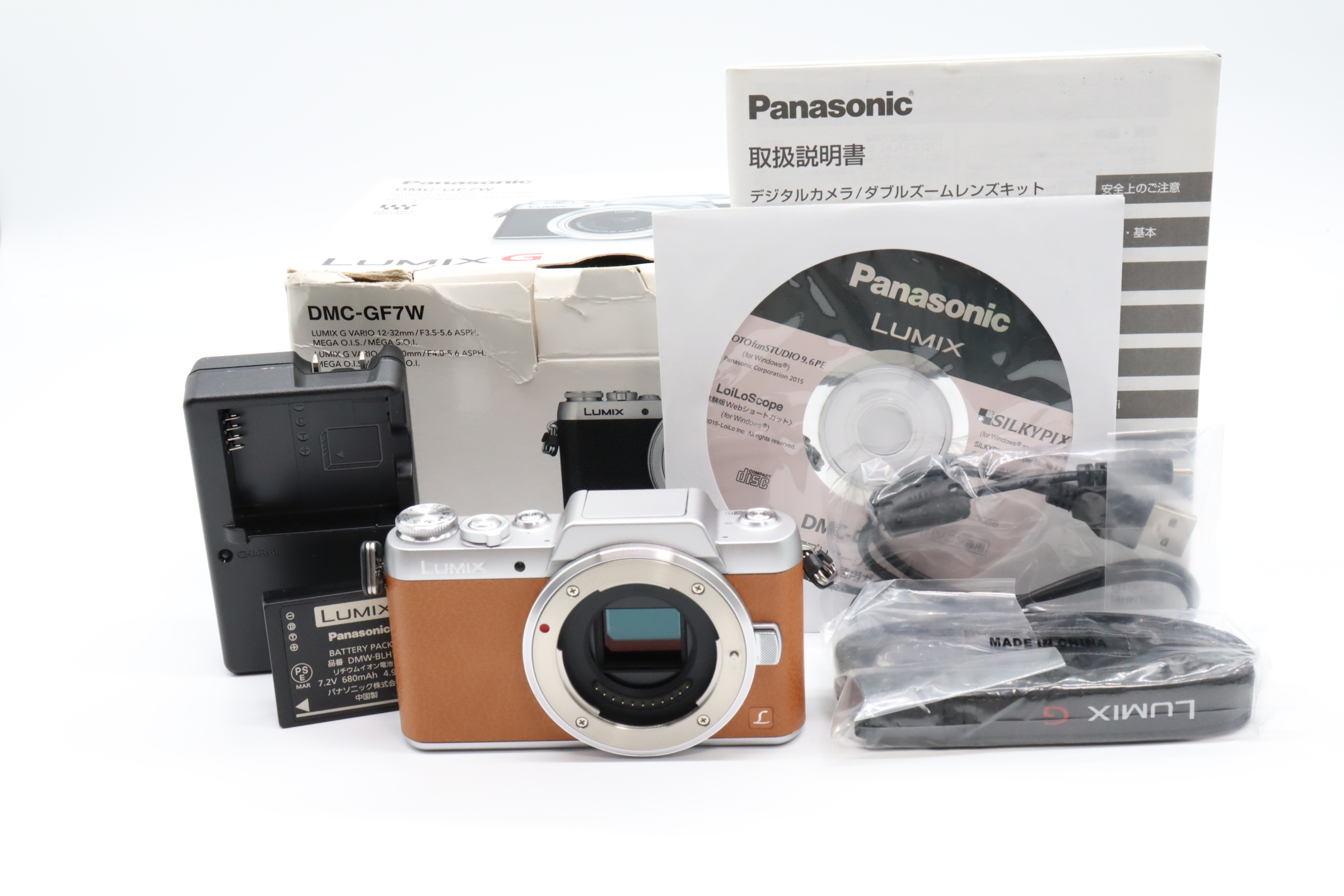 お買い得 ショット数3782回 LUMIX DMC-GF7 ボディ Wi-Fi搭載
