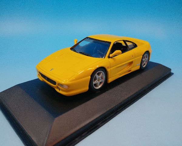 送料無料 1/43 ミニチャンプス フェラーリ F355 イエロー ミニカー