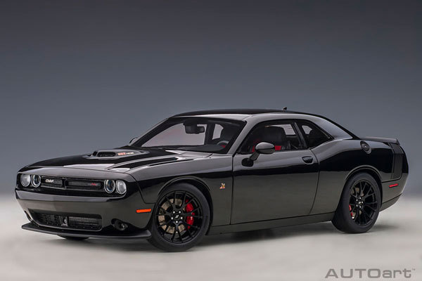 送料無料 AUTOart製 1/18 ダッジ チャレンジャー 392 HEMI スキャット