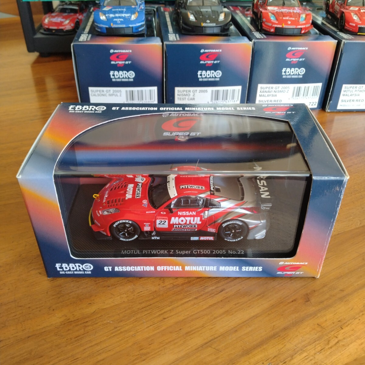 エブロ EBBRO 1/43 688 MOTUL PITWORK Z SUPER GT 2005 SILVER/RED モチュール ピットワーク