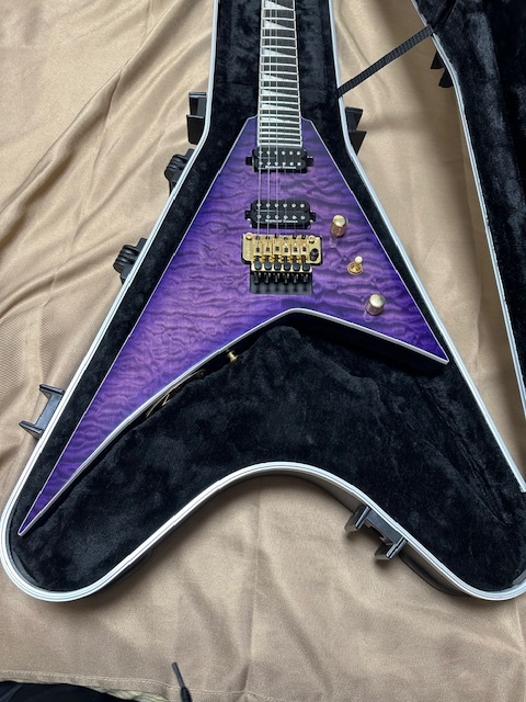 Jackson RR3 ランディ・ローズ ハードケース付き Jackson RR3 ランディ・ローズ ハードケース付き ジャクソンより