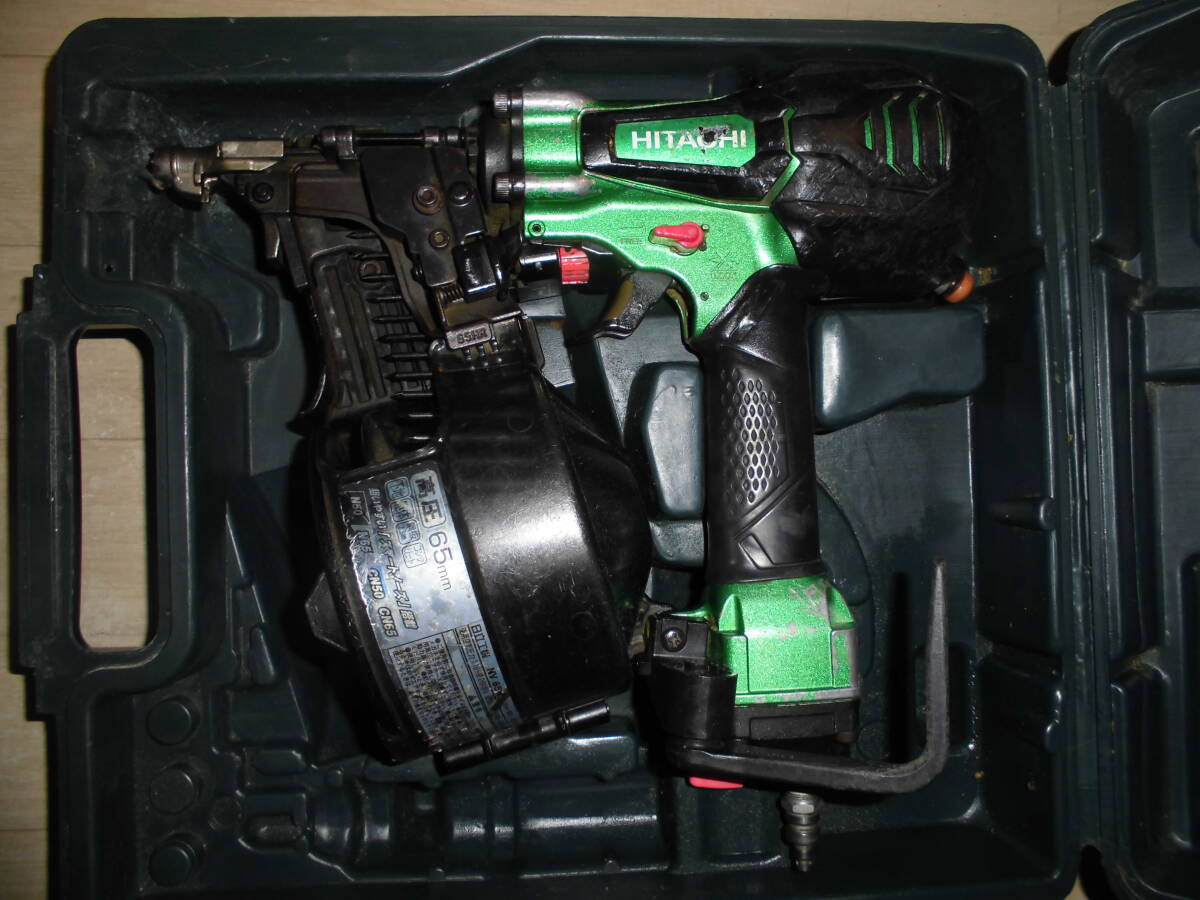 日立　高圧釘打ち機　NV65HR　中古品 ケース付き　緑　1