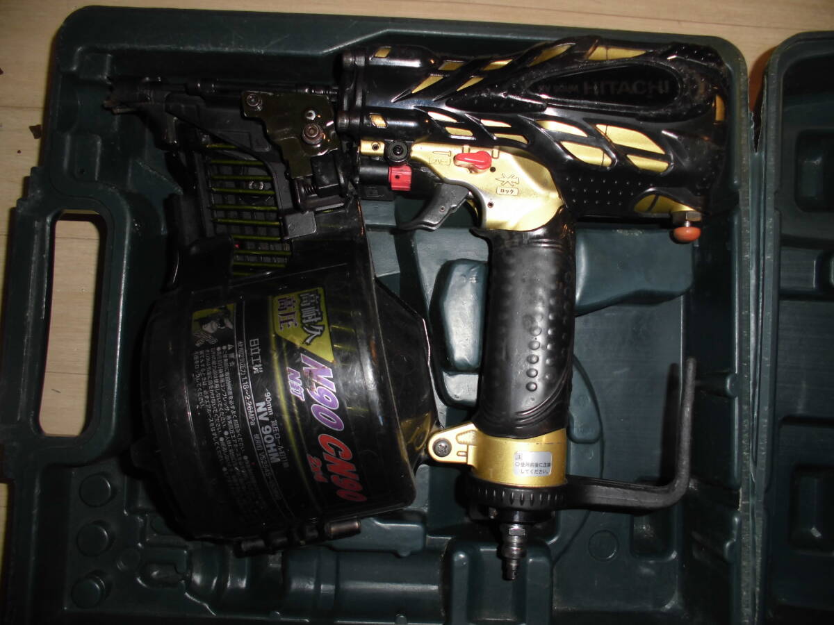 日立　高圧釘打ち機　NV90HM　中古品 ケース付き