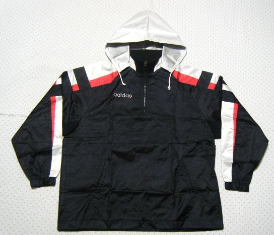 アディダス　adidas/DESCENTE　汗だし用トレーニングジャケット・ピステ　黒色　サイズ M-L　ハーフジップ　防風/耐水機能　＠デサント製品
