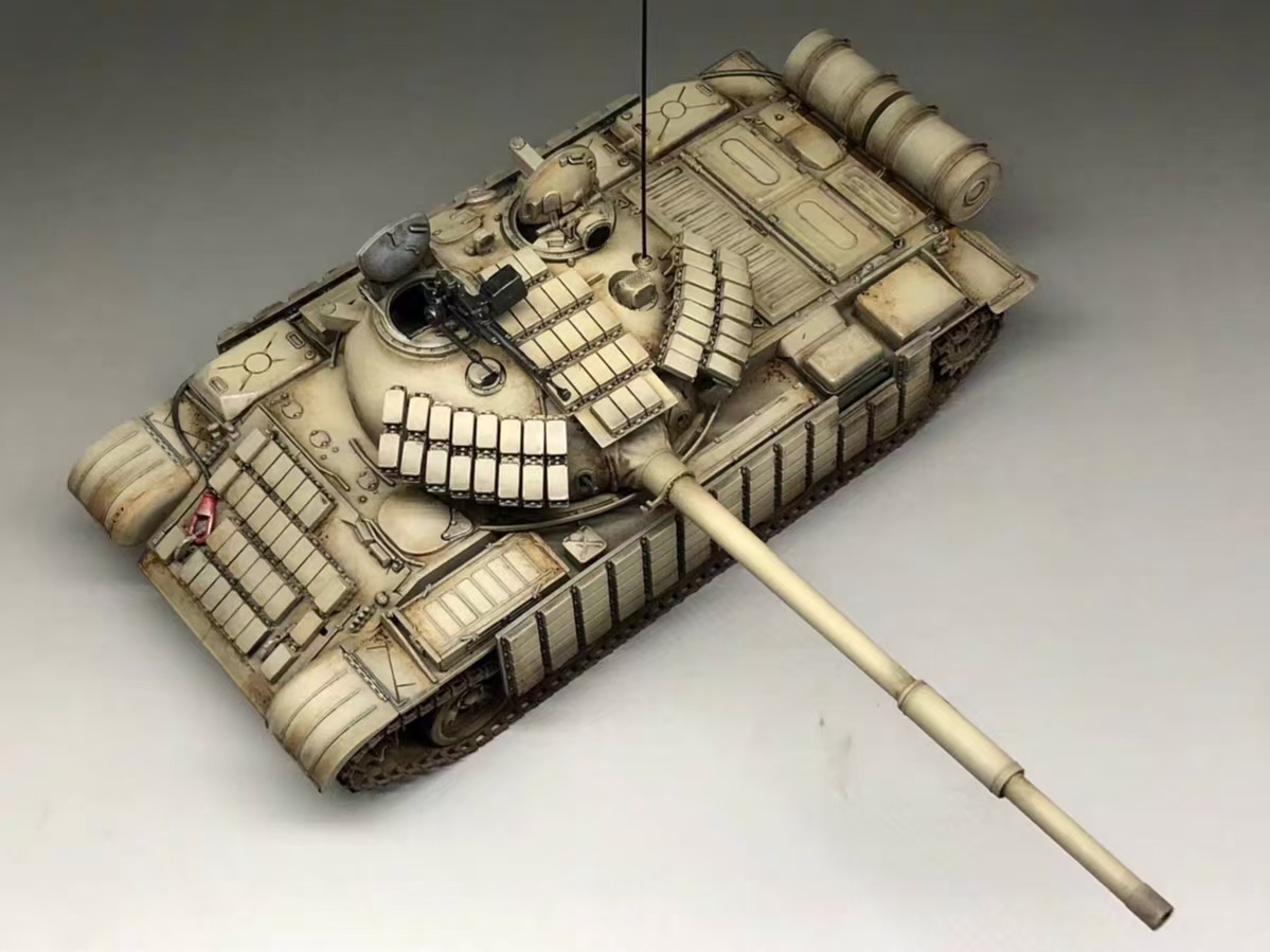1/35 T-62 ERA 主力戦車 1972 組立塗装済完成品_画像7