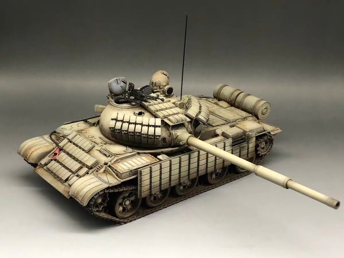 1/35 T-62 ERA 主力戦車 1972 組立塗装済完成品_画像1