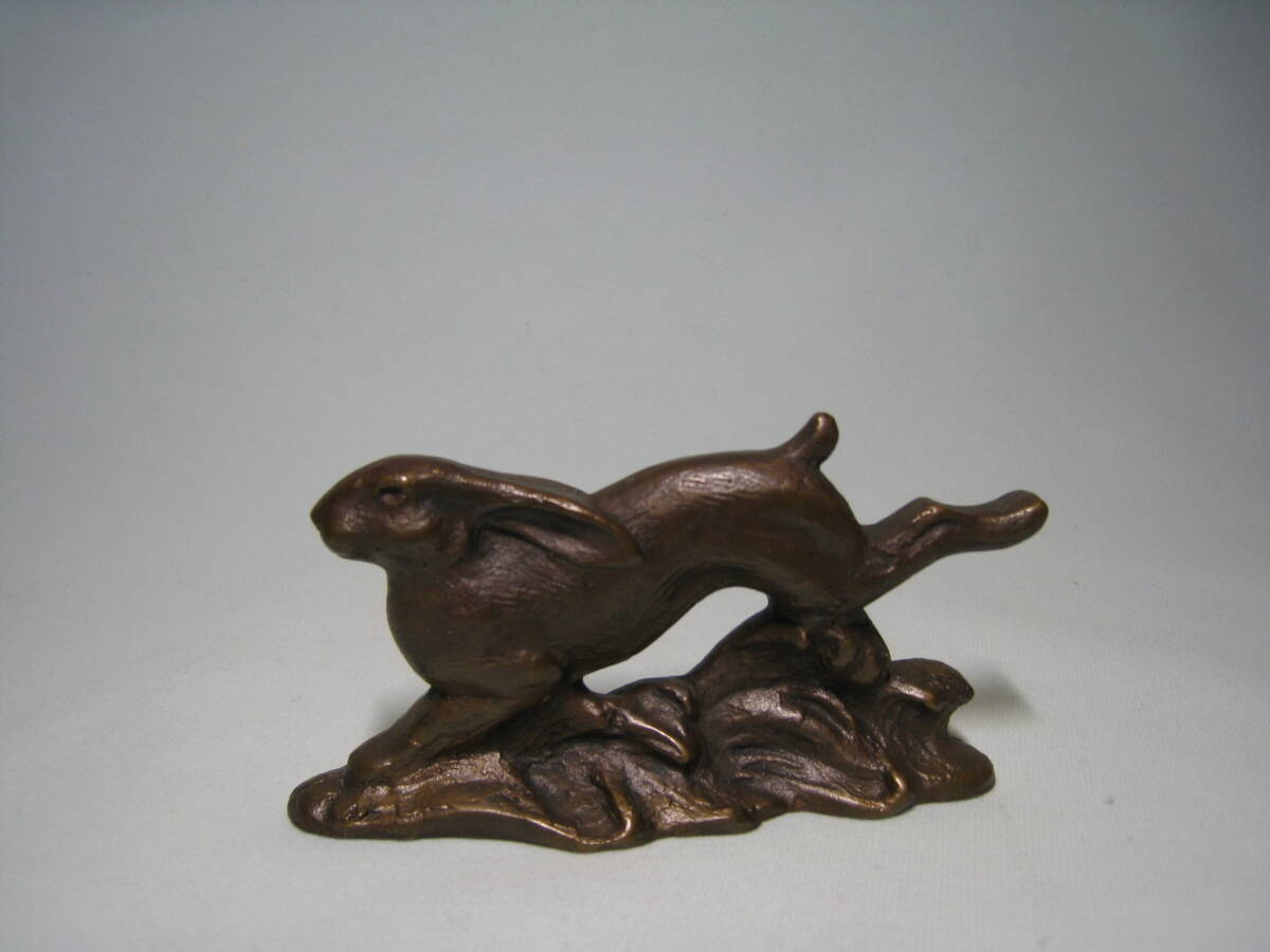 ブロンズ製　【波濤兎文　文鎮】津田永寿　共箱　日展作家　書鎮　ペーパーウエイト
