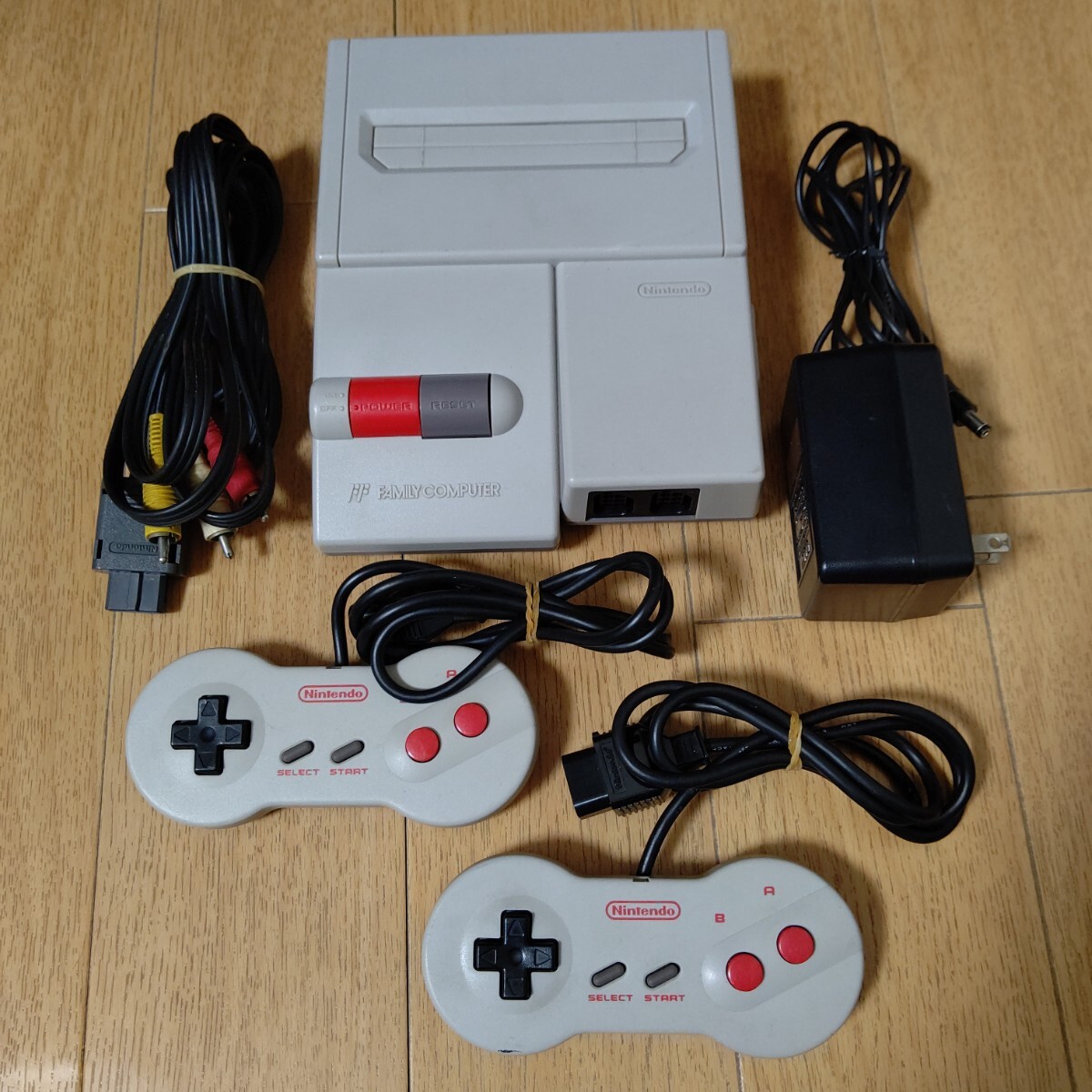 ニューファミコン本体一式 NEWファミコン ファミリー ニューファミコン本体一式 NEWファミコン ファミリー