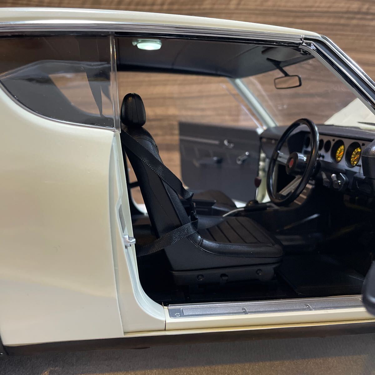 デアゴスティーニ 1/8 週刊 NISSAN スカイライン2000GT-R デアゴスティーニ 1/8 週刊 NISSAN スカイライン2000GT-R