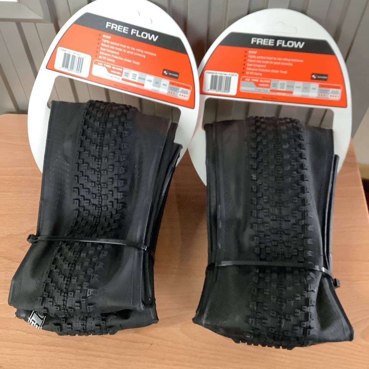 SCHWALBE SNOW STUD Spike tire 40-622 26x1.50 700x38c SCHWALBE SNOW STUD Spike tire 40-622 26x1.50 700x38c