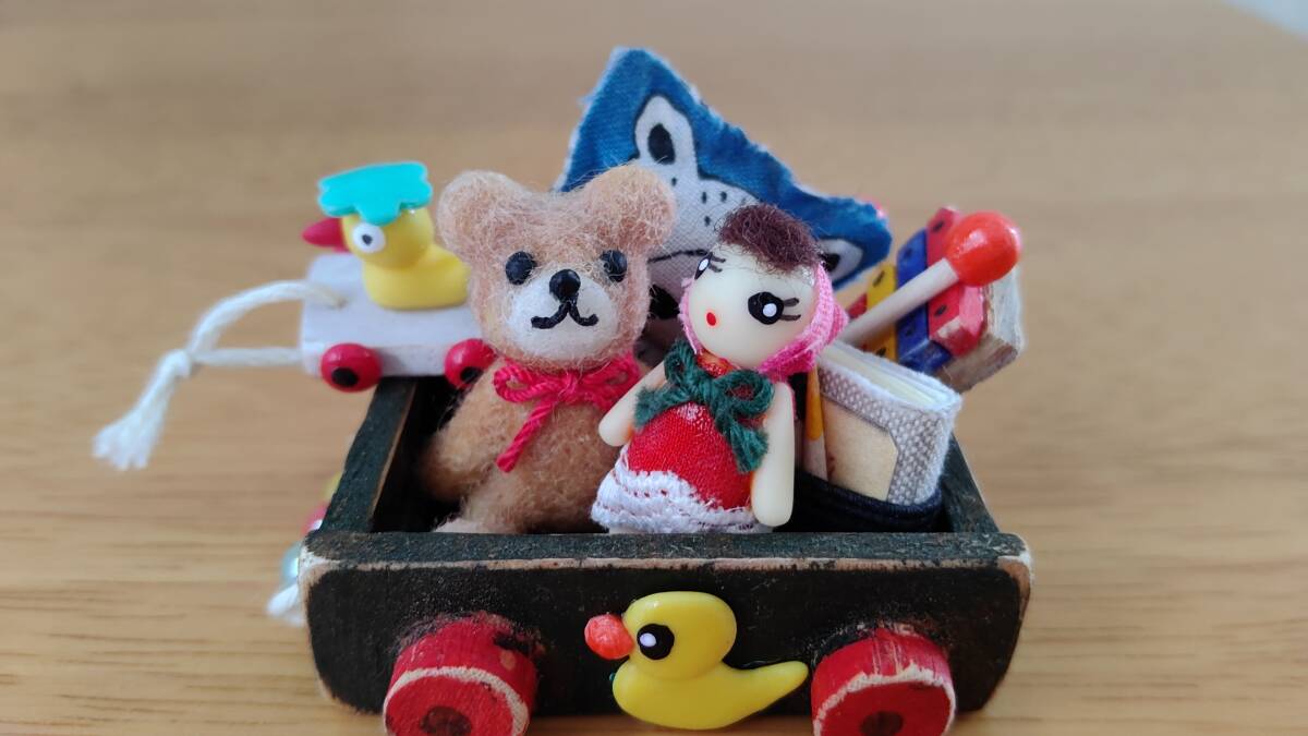 ミニチュアテディベア　おもちゃ箱　ドールハウス　ハンドメイド　お人形の小物雑貨