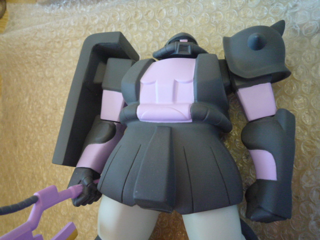 1/72 組立式ソフビモビルスーツ 機動戦士ガンダム MS-06 量産型 ザク Ⅱ 黒い三連星 フィギュア 現状渡し品 同梱不可