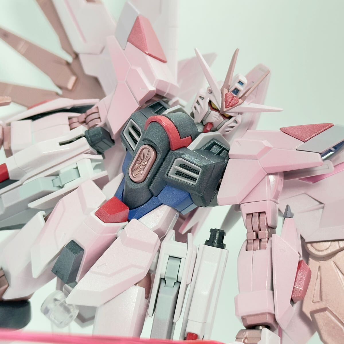 1/144 マイティーストライクフリーダム&ストライクフリーダム 全塗装完成品 機動戦士ガンダムSEED FREEDOM HG 1/144 マイティーストライク