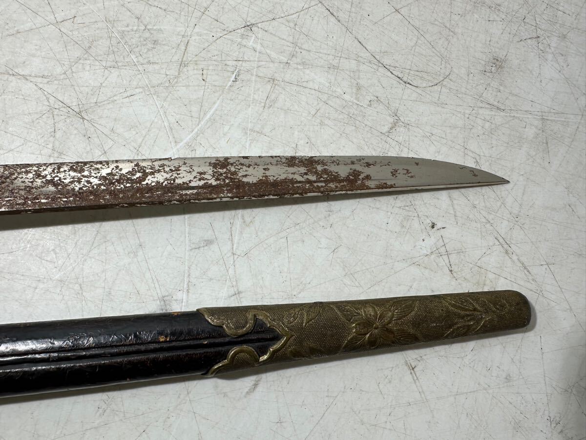 現状品】旧日本軍 大日本帝国 桜紋付 鮫皮 模造刀 指揮刀 軍刀 現状品】旧日本軍 大日本帝国 桜紋付 鮫皮 模造刀 指揮刀 軍刀
