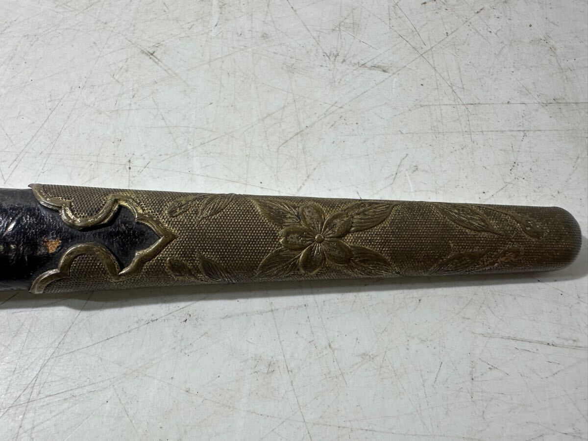 現状品】旧日本軍 大日本帝国 桜紋付 鮫皮 模造刀 指揮刀 軍刀 現状品】旧日本軍 大日本帝国 桜紋付 鮫皮 模造刀 指揮刀 軍刀