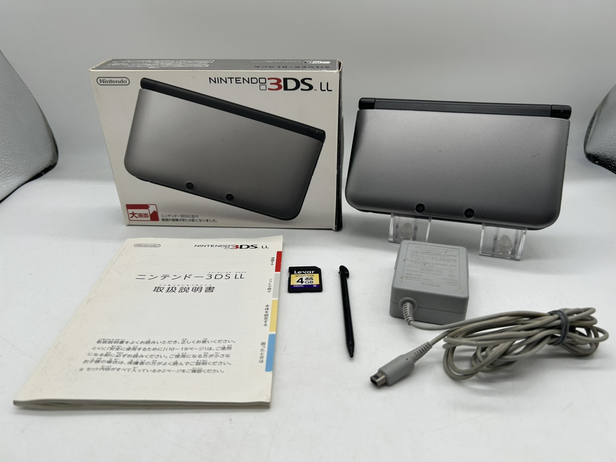 7814-01★ ♪動作確認済・初期化済♪任天堂　Nintendo 3DS LL SPR-001 シルバーxブラック/正箱/充電コード/SDコード/タッチペン★