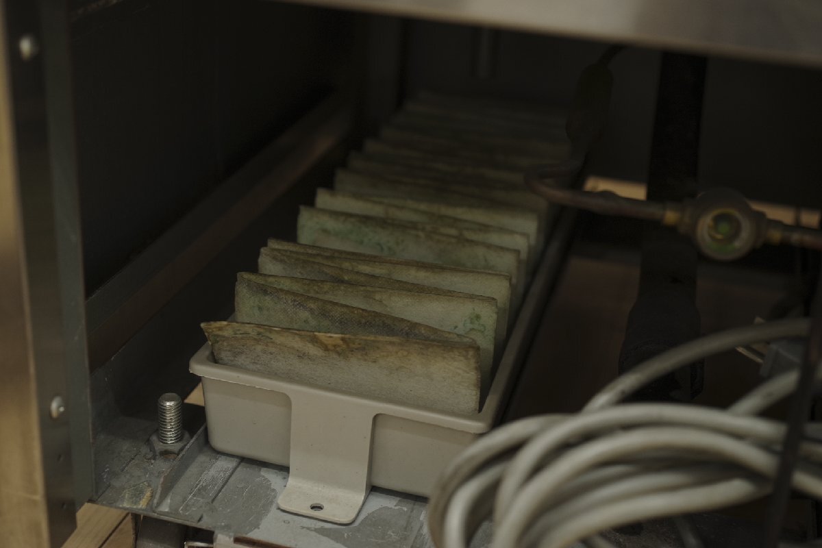 ダイワ 大和冷機(jī) 対面 冷蔵ショーケース KA501B3 LED照明 キャスター付き 幅1500mm 后ろ引き戸 3段 動(dòng)作OK 廚房 ケーキ 洋菓子 スイーツ