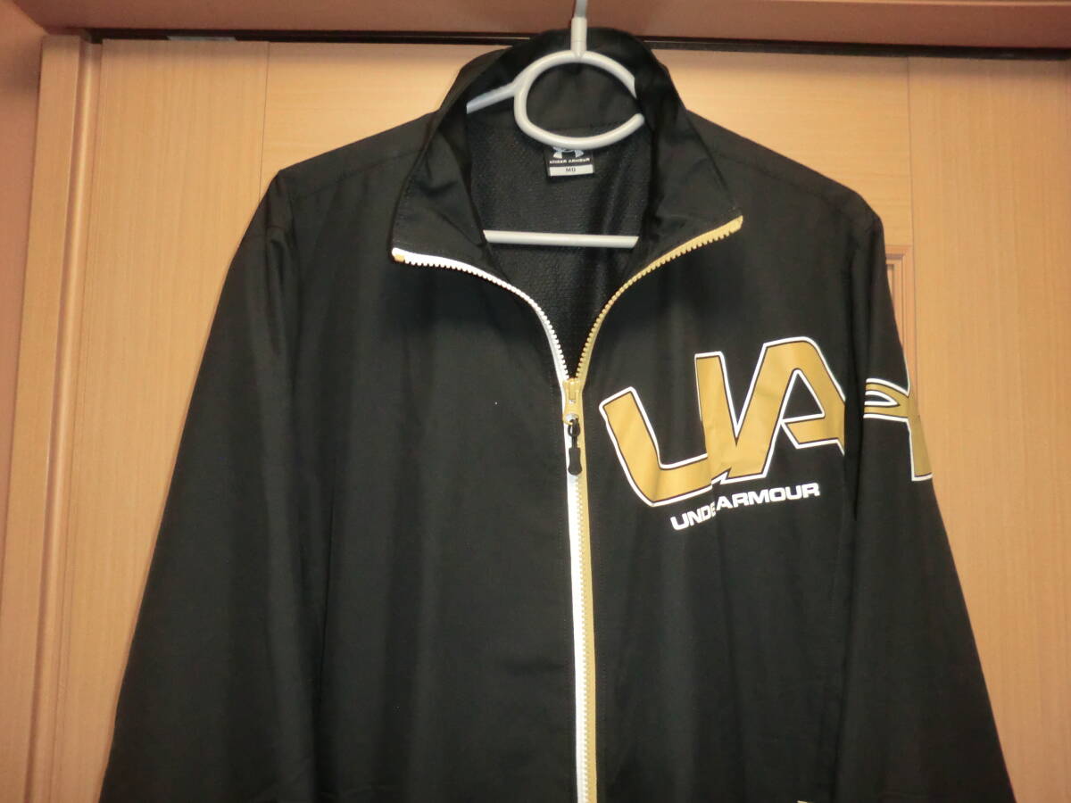◆UA BIGロゴ ジャケット★厚手の生地で冬のスポーツにも最適【Under Armour】アンダーアーマー◎左胸他にロゴ★カラー/BLACK◎サイズ/MD◆