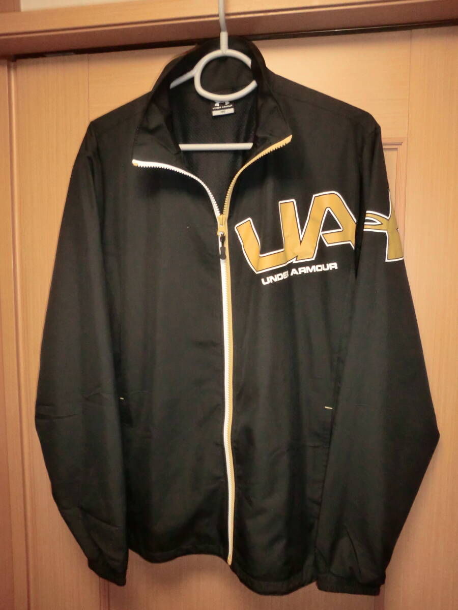 ◆UA BIGロゴ ジャケット★厚手の生地で冬のスポーツにも最適【Under Armour】アンダーアーマー◎左胸他にロゴ★カラー/BLACK◎サイズ/MD◆