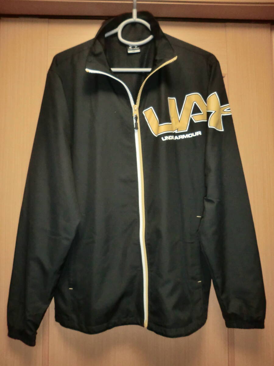 ◆UA BIGロゴ ジャケット★厚手の生地で冬のスポーツにも最適【Under Armour】アンダーアーマー◎左胸他にロゴ★カラー/BLACK◎サイズ/MD◆