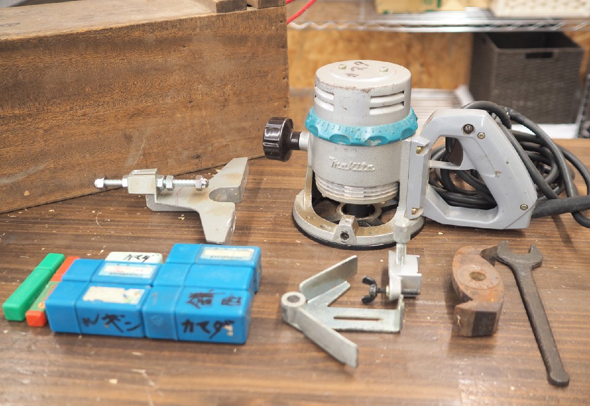 現状販売 通電のみ確認 makita マキタ ルーター モデル：3600 電源 100V 回転数：毎分23000回転