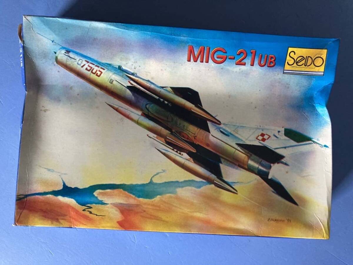 ミグ　MiG-21UB モンゴル　 ソ連超音速戦闘機機の練習機型 1/72　SEIDO ％R7
