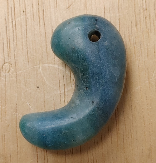 古墳期 透明感ある青緑色の良質玉石製 勾玉 検 須恵器翡翠勾玉 古墳期 透明感ある青緑色の良質玉石製 勾玉 検 須恵器翡翠勾玉