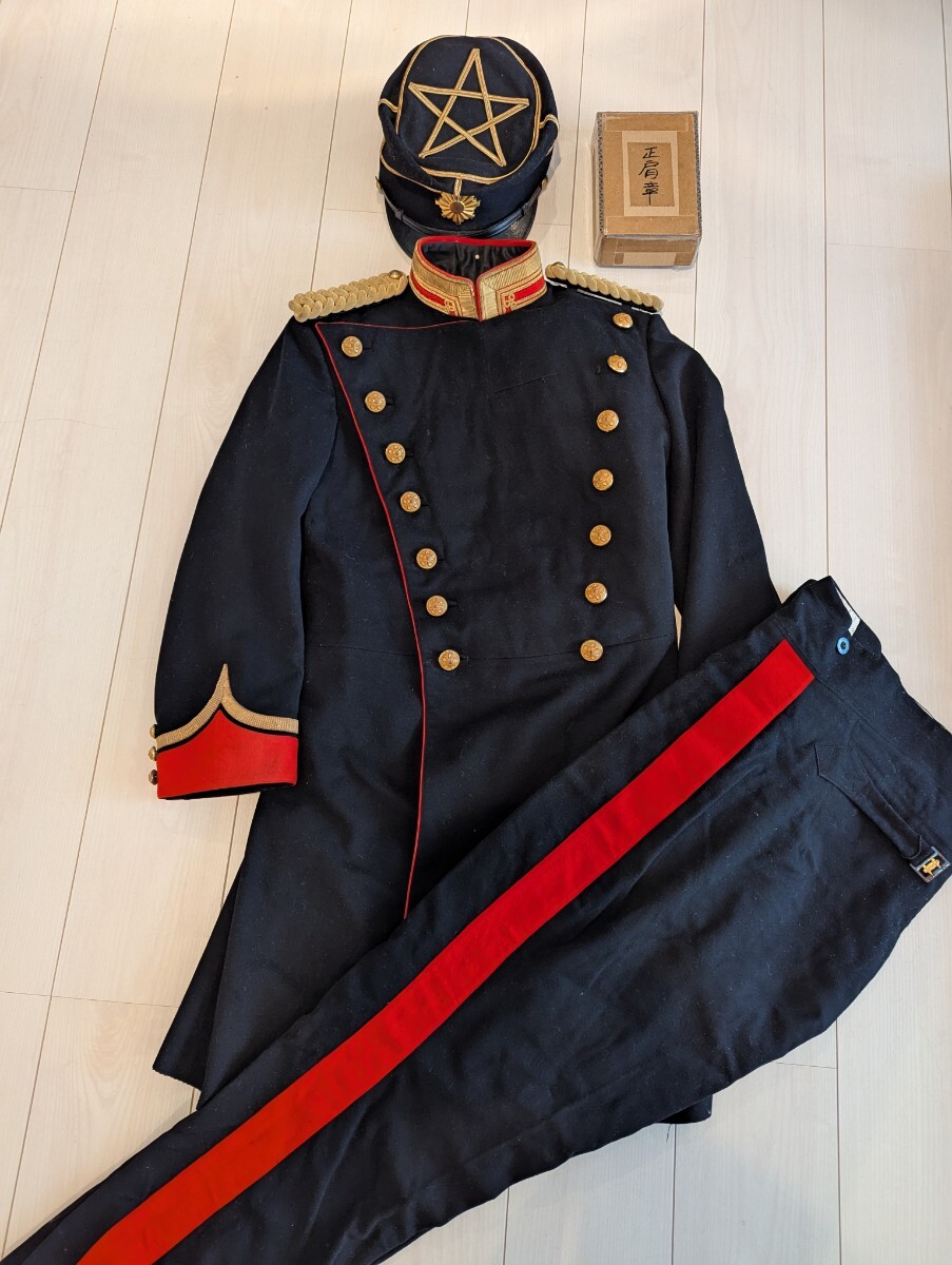 旧日本軍 大日本帝国陸軍 大礼服 正帽 正肩章 飾緒 当時物 制服 旧日本軍 大日本帝国陸軍 大礼服 正帽 正肩章 飾緒 当時物 制服