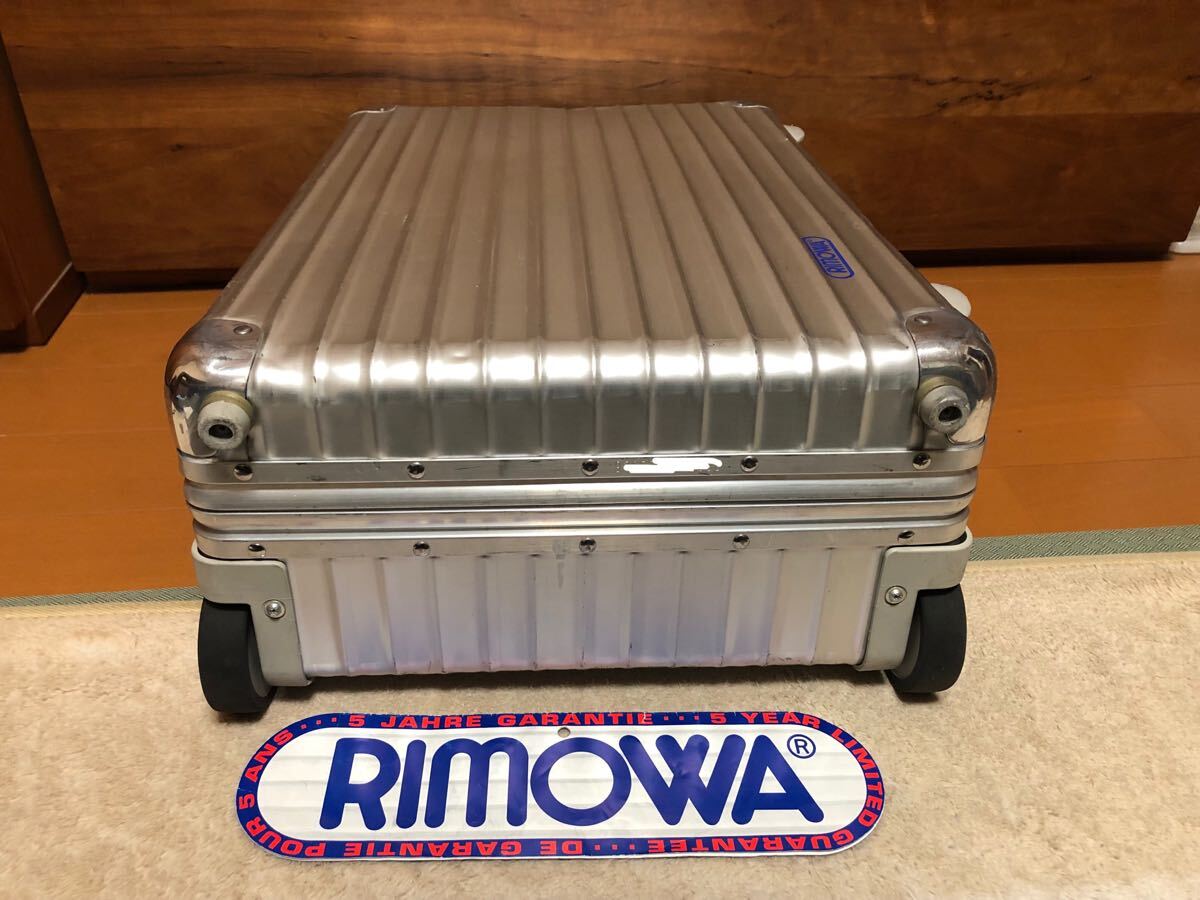 ☆美品☆希少☆RIMOWA クラシック フライト 2輪 35L 廃盤モデル (リモワ)｜売買されたオークション情報、Yahoo!オークション(旧ヤフオク!)  の商品情報をアーカイブ公開 - オークファン（aucfan.com）