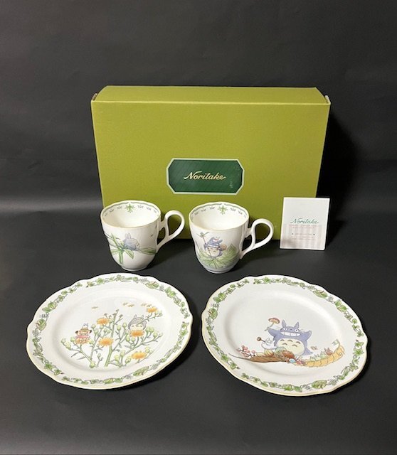 ☆新品☆ Noritake ノリタケ となりのトトロ ジブリ モーニングペアセット Y6846T/9432-73 マグカップ＆ソーサー ギフトセット 日本製 食器