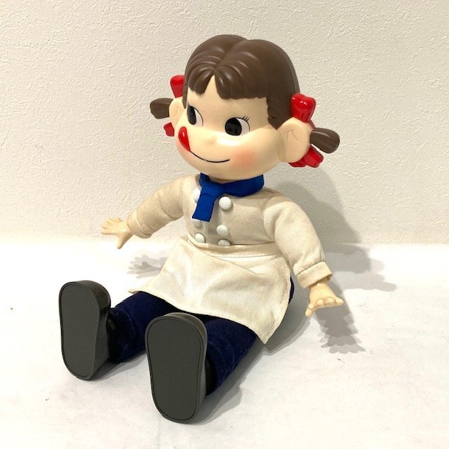 2001年　不二家限定販売　ペコちゃん　お座りペコちゃん　シェフ　人形　シェフペコ　キャラクターグッズ　ぬいぐるみ