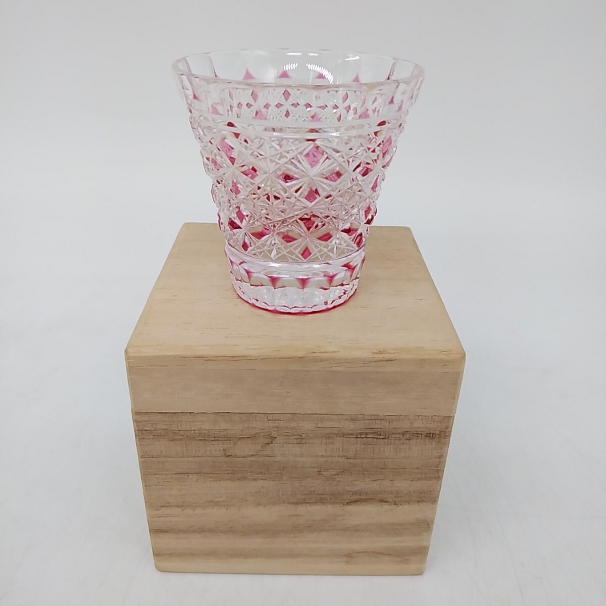 共箱 江戸切子 高野秀徳 カップ 酒器 和光 高野硝子工芸 赤 RED レッド カットガラス 色被せガラス 工芸ガラス 木箱 伝統工芸士 YO1D7