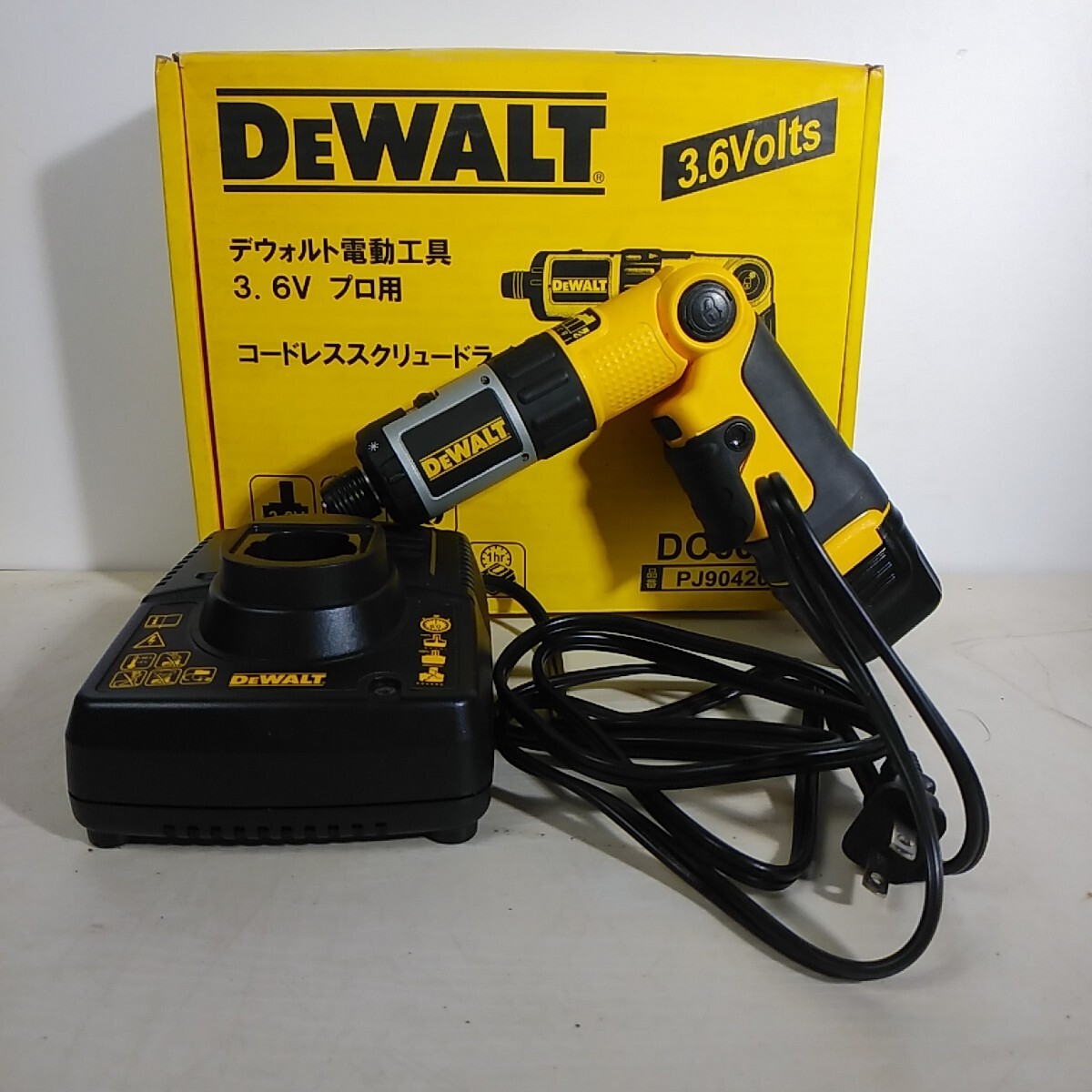 通電確認済み dewalt デウォルト電動工具 3.6V プロ用 コードレススクリュードライバーセット DC600 DE9219-JP DE9054 DIY 充電式 NA1D9