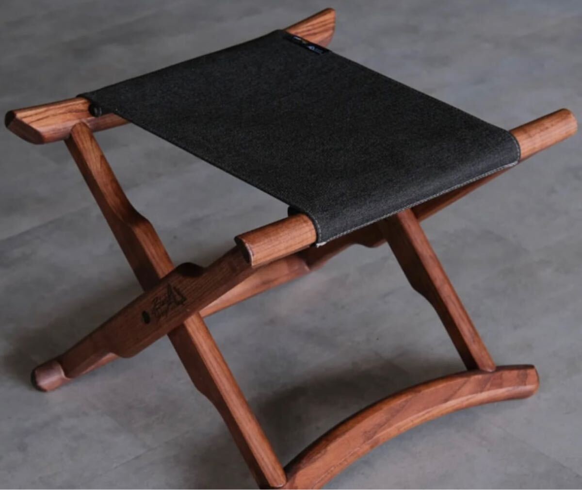 新品未開封 BLACK DESIGN かりん ブラック 墨黒 カリン ブラックデザイン アウトドア キャンプ 木製 ウッド スタンド オットマン