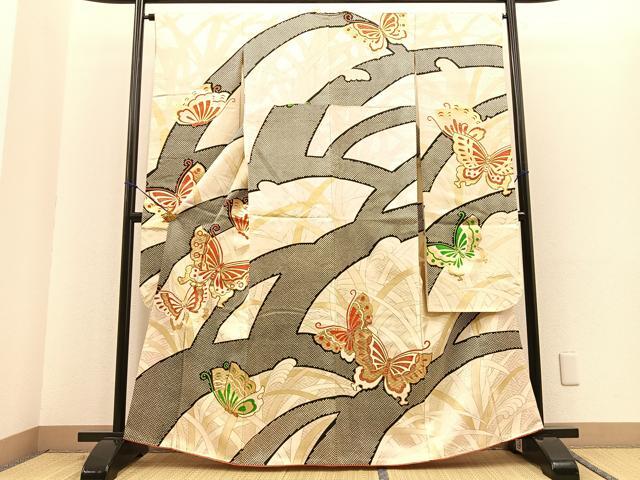 平和屋着物■豪華振袖　駒刺繍　舞蝶文　金彩　正絹　逸品　BAAL5307op