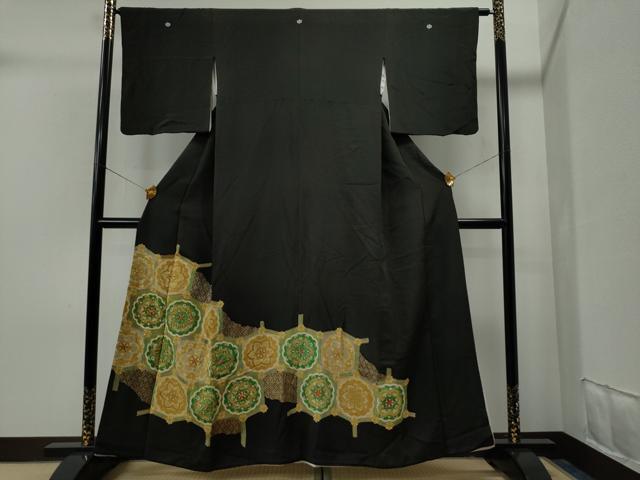 平和屋着物■豪華黒留袖　駒刺繍　亀甲花唐草文　金彩　正絹　逸品　未使用　CAAK6868yc