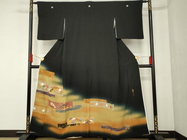 平和屋着物●京友禅の第一人者　松井青々　黒留袖　駒刺繍　扇面片輪車花文　暈し染め　金彩　正絹　逸品　AAAN5663cs