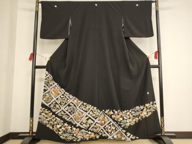 平和屋着物■豪華黒留袖　作家物　駒刺繡　宝尽くし草花文　金彩　正絹　逸品　AAAL4096ja