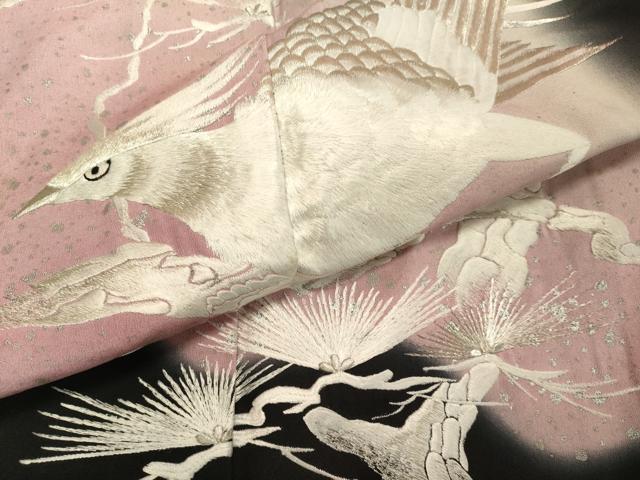 平和屋着物●豪華黒留袖　総刺繍　松葉に尾長鳥　暈し染め　銀糸　正絹　逸品　DAAJ5731du