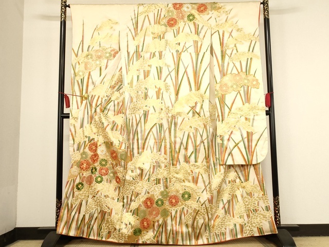 平和屋着物■豪華振袖　駒刺繡　草花文　金彩　正絹　逸品　AAAL1406gk