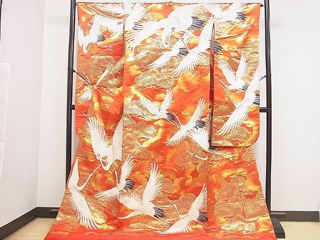 平和屋着物■豪華色打掛　和装　婚礼　結婚式　花嫁　神社挙式　刺繍　飛鶴松文　金銀糸　逸品　DAAD1565du
