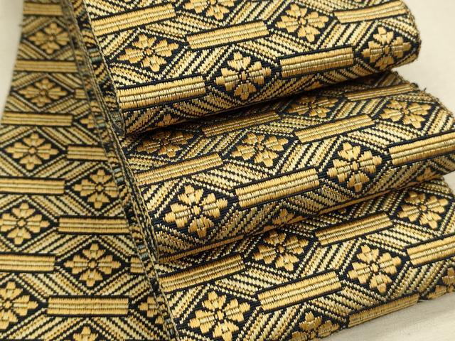 平和屋着物●本場筑前博多織　男性　角帯　菱花文　正絹　逸品　CAAL8016th