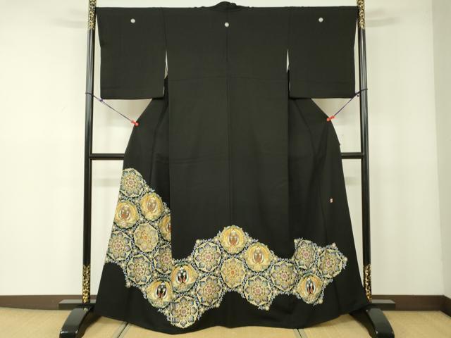 平和屋着物●中国三大刺繍　相良刺繍　黒留袖　作家物　駒刺繍　向かい鳥正倉院花文　金彩　正絹　逸品　DAAL1716fe